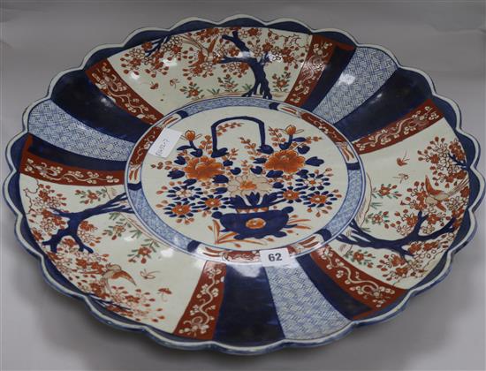 A large Japanese Imari dish diameter 55cm